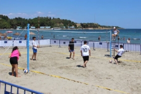 bilecik-haber_gelibolu-da-plaj-voleybolu-turnuvasi-basladi-22266.jpg