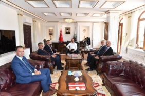 bilecik-haber_il-goc-idaresi-mudurlerinden-vali-sezer-e-ziyaret-21562.jpg