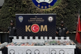 bilecik-haber_istanbul-da-9-depoya-yonelik-operasyonda-cok-sayida-kacak-cep-telefonu-aksesuari-ele-gecirildi-23533.jpg