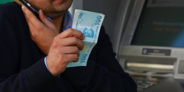 bilecik-haber_istanbul-da-ev-satma-bahanesiyle-1-kisiyi-dolandiran-5-zanli-tutuklandi-21423.jpg
