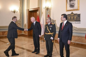 bilecik-haber_istanbul-valisi-gul-30-agustos-zafer-bayrami-dolayisiyla-tebrikleri-kabul-etti-26233.jpg