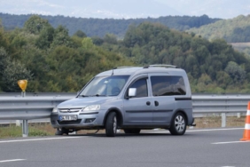 bilecik-haber_kocaeli-de-tir-ile-hafif-ticari-aracin-carpistigi-kazada-1-kisi-yaralandi-26579.jpg