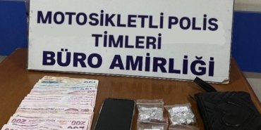 bilecik-haber_kucukcekmece-de-aracinda-uyusturucuyla-yakalanan-supheli-tutuklandi-20983.jpg