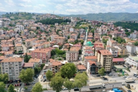 bilecik-haber_marmara-depremi-nin-merkez-ussu-golcuk-te-yikimin-yasandigi-bazi-alanlar-yeniden-goruntulendi-23505.jpg