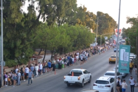 bilecik-haber_midilli-adasi-na-gecislerde-3-gunluk-tatil-yogunlugu-basladi-26203.jpg