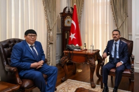 bilecik-haber_mogolistan-istanbul-baskonsolosu-danuu-vali-aktas-i-ziyaret-etti-25036.jpg