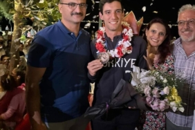 bilecik-haber_olimpiyatlara-katilan-milli-sporcusu-ulas-berkim-tumer-gelibolu-da-sevincle-karsilandi-21770.jpg