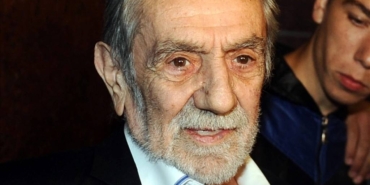 bilecik-haber_oyuncu-aydemir-akbas-son-yolculuguna-ugurlandi-24072.jpg