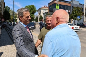 bilecik-haber_sakarya-buyuksehir-belediye-baskani-alemdar-esnaf-ve-vatandaslarla-bulustu-25542.jpg