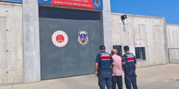 bilecik-haber_sakarya-da-hakkinda-kesinlesmis-hapis-cezasi-bulunan-kisi-yakalandi-24358.jpg