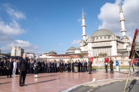 bilecik-haber_taksim-de-30-agustos-zafer-bayrami-toreni-duzenlendi-26231.jpg
