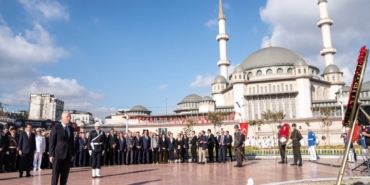 bilecik-haber_taksim-de-30-agustos-zafer-bayrami-toreni-duzenlendi-26231.jpg