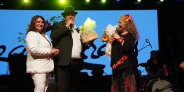 bilecik-haber_tekirdag-da-32-aycicek-festivalinde-suzan-kardes-konser-verdi-23552.jpg