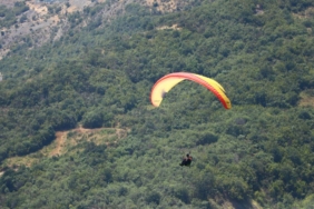bilecik-haber_tekirdag-da-mavi-ve-yesilin-bulustugu-ucmakdere-mahallesi-yerli-ve-yabanci-turistlerin-ilgisini-cekiyor-24671.jpg