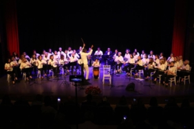 bilecik-haber_tekirdagli-kadinlar-darbuka-ve-bendir-ile-stres-atiyor-21394.jpg