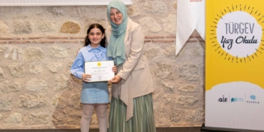 bilecik-haber_turgev-yaz-okulu-24-mezuniyet-programi-nda-ogrencilere-sertifikalari-verildi-24151.jpg