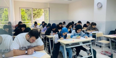 bilecik-haber_umraniye-belediyesinin-kursuyla-sinava-hazirlanan-280-ogrenci-universiteli-oldu-25901.jpg