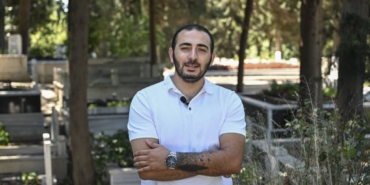 bilecik-haber_yakinlarinin-anilarini-kabri-basinda-karekodla-yad-ediyorlar-21659.jpg