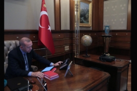 bilecik-haber_yangindan-etkilenen-vatandaslarla-gorustu-24690.jpg