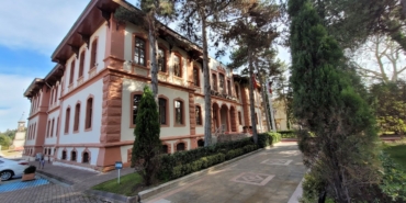 300 ÖĞRENCİYE KIRTASİYE YARDIMI YAPILDI
