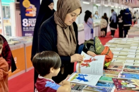 bilecik-haber_8-sultanbeyli-kitap-fuari-okurlarla-bulustu-31210.jpg