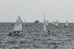 bilecik-haber_8-uluslararasi-suleymanpasa-optimist-cup-yelken-yarislari-basladi-27014.jpg