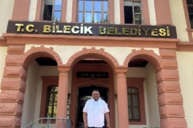AHMET HOCA EMEKLİYE AYRILDI