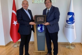 bilecik-haber_ak-parti-canakkale-milletvekili-gider-den-belediye-baskan-erkek-e-ziyaret-31773.jpg