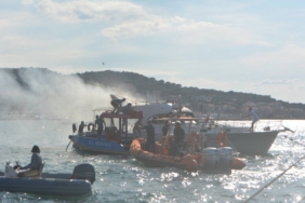 bilecik-haber_ayvalik-ta-gezi-teknesi-yandi-31010.jpg