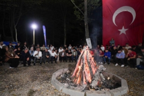 bilecik-haber_bakan-tekin-kocaeli-de-insan-haklari-egitim-kampi-nda-genclerle-bulustu-28930.jpg