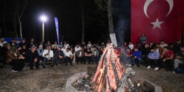 bilecik-haber_bakan-tekin-kocaeli-de-insan-haklari-egitim-kampi-nda-genclerle-bulustu-28930.jpg