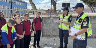 bilecik-haber_balikesir-de-jandarma-ekiplerinden-ogrencilerin-huzuru-icin-servislere-yakin-takip-32179.jpg