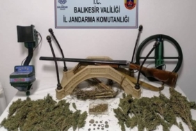 bilecik-haber_balikesir-de-uyusturucu-operasyonlarinda-2-zanli-yakalandi-27376.jpg