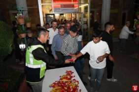 BELEDİYEDEN MEVLİD KANDİLİ’NDE ŞEKER İKRAMI