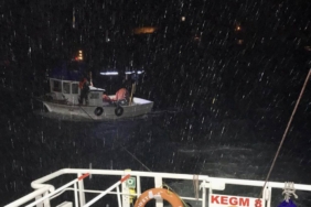 bilecik-haber_beykoz-da-suruklenen-tekne-kurtarildi-26877.jpg