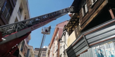 bilecik-haber_beyoglu-nda-3-katli-binada-cikan-yangin-sonduruldu-27018.jpg
