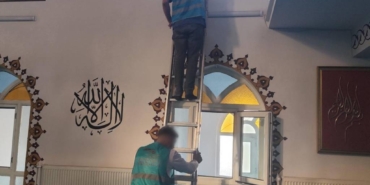 bilecik-haber_bursa-da-denetimli-serbestlik-hukumluleri-camilerde-bakim-yapti-32241.jpg