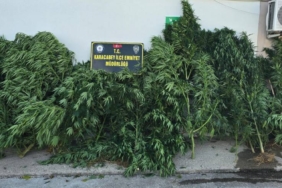 bilecik-haber_bursa-da-uyusturucu-operasyonunda-yakalanan-zanli-tutuklandi-33113.jpg