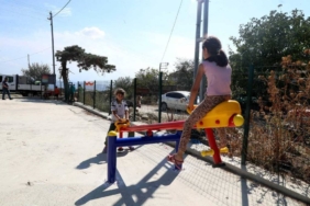 bilecik-haber_buyuksehir-belediye-baskani-alemdar-cocuklarin-park-hayalini-gerceklestirdi-26807.jpg