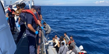 bilecik-haber_canakkale-aciklarinda-25-duzensiz-gocmen-yakalandi-30511.jpg