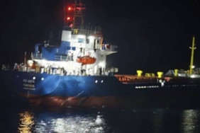 bilecik-haber_canakkale-bogazi-nda-arizalanan-yuk-gemisi-demirletildi-26874.jpg