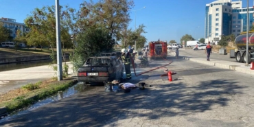 bilecik-haber_canakkale-de-park-halindeki-otomobil-yandi-32238.jpg