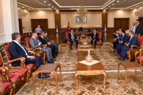 bilecik-haber_chp-genel-baskani-ozel-den-kocaeli-valisi-aktas-a-ziyaret-29410.jpg