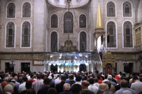 bilecik-haber_diyanet-isleri-baskani-erbas-istanbul-da-sabah-namazi-kildirdi-29268.jpg