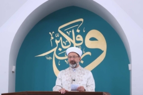 bilecik-haber_diyanet-isleri-baskani-erbas-uskudar-cilehane-camisi-nde-hutbe-irat-etti-29401.jpg