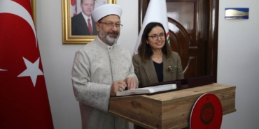 bilecik-haber_diyanet-isleri-baskani-erbas-yalova-da-ilce-muftulugu-binasini-hizmete-acti-27813.jpg