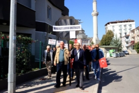 bilecik-haber_edirne-de-yunanistan-konsoloslugu-onune-siyah-celenk-birakildi-31495.jpg