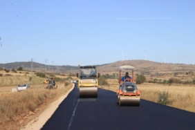 bilecik-haber_edirne-valisi-sezer-yol-yapim-calismalarini-inceledi-31801.jpg