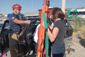 bilecik-haber_edremit-te-zincirleme-trafik-kazasinda-4-kisi-yaralandi-30711.jpg