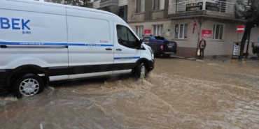 bilecik-haber_erdek-te-saganak-etkili-oldu-26944.jpg